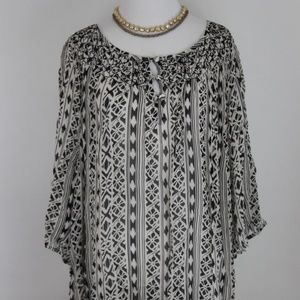 AVENUE Black and Cream Geometric Print Top
